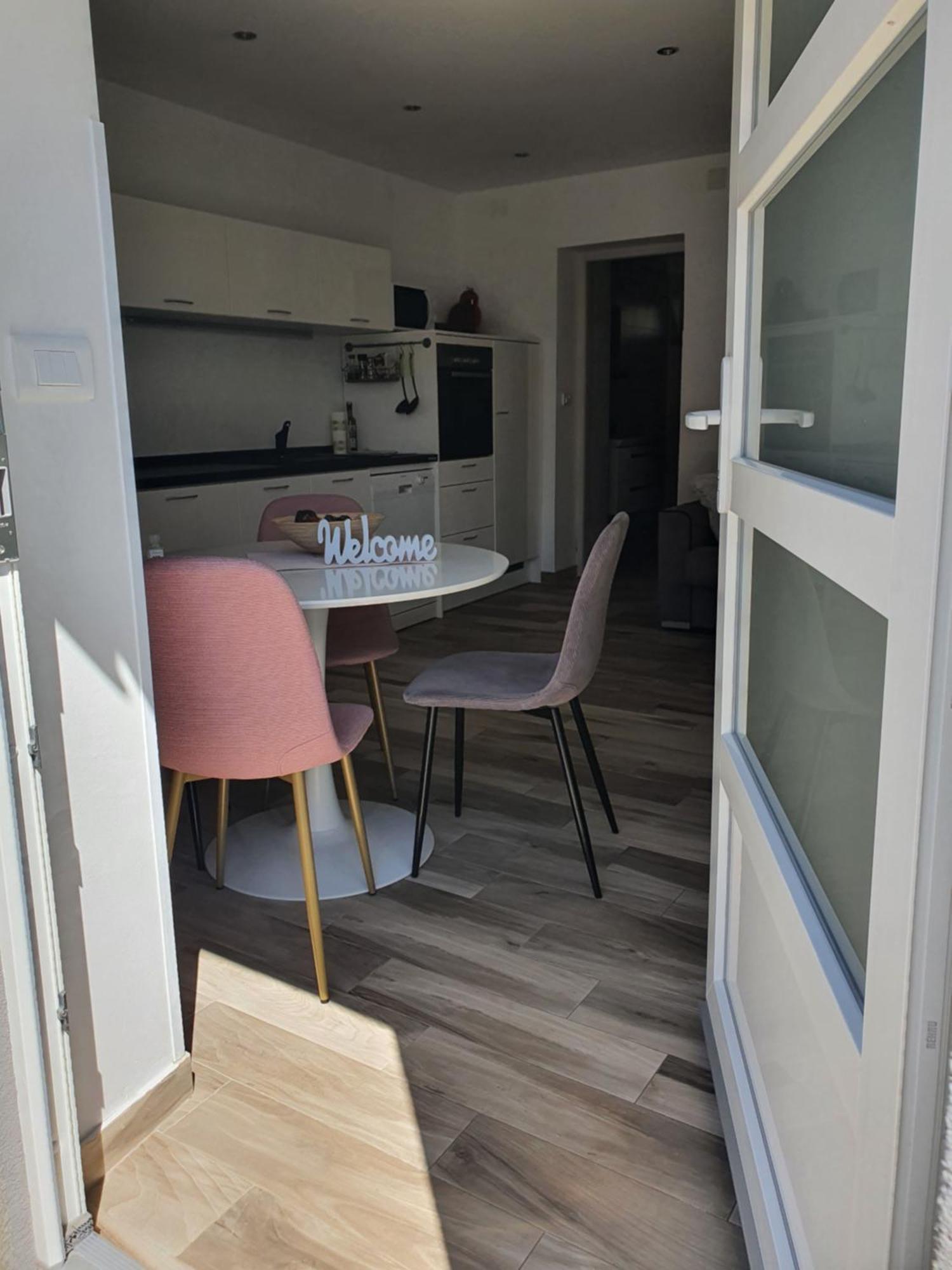 Apartment Manu Pula Rum bild